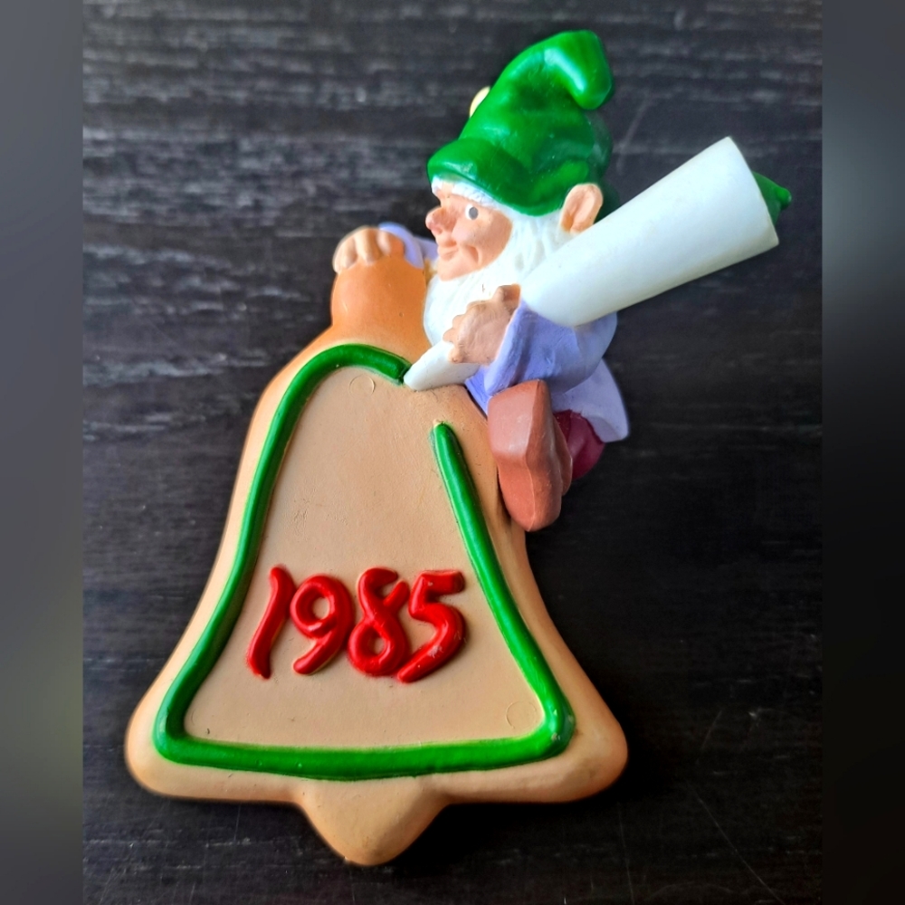 1985 Hallmark Keepsake Baker Elf Christmas ornament